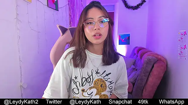 Snapshot of Nasha_abby chatting on 12-06-24, 06:28 Nasha abby online show from 12-06-24, 06:28