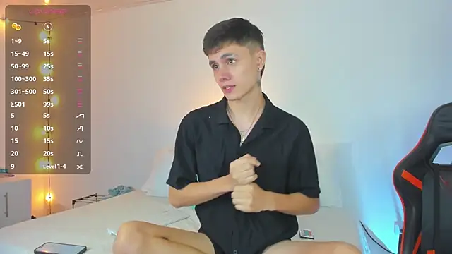 Snapshot of DustinLevine chatting on 01-27-25, 12:16 DustinLevine online show from 01-27-25, 12:16