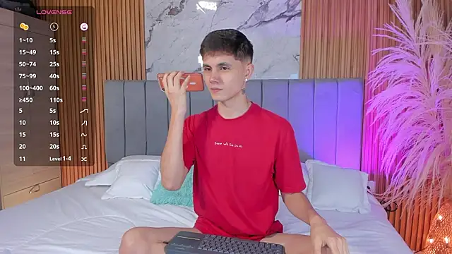 Snapshot of DustinLevine chatting on 02-12-26, 12:11 DustinLevine online show from 02-12-26, 12:11