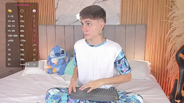 Snapshot of DustinLevine chatting on 02-28-26, 12:55 DustinLevine online show from 02-28-26, 12:55