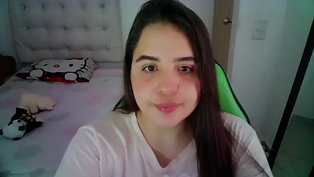 Snapshot of _alicia_z chatting on 12-14-24, 05:47 alicia z online show from 12-14-24, 05:47