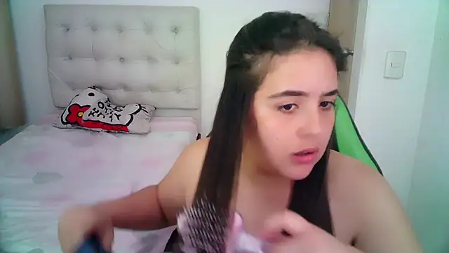 Snapshot of _alicia_z chatting on 12-26-24, 10:09 alicia z online show from 12-26-24, 10:09