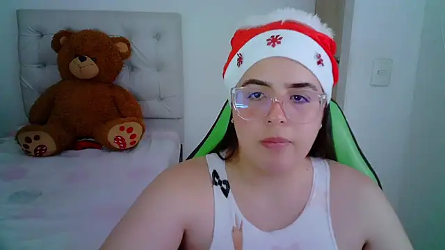 Snapshot of _alicia_z chatting on 12-28-24, 08:36 alicia z online show from 12-28-24, 08:36