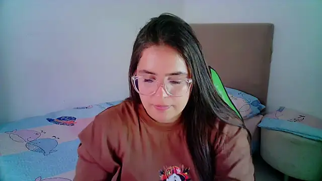 Snapshot of _alicia_z chatting on 01-14-25, 11:58 alicia z online show from 01-14-25, 11:58