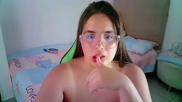 Snapshot of _alicia_z chatting on 01-15-25, 11:40 alicia z online show from 01-15-25, 11:40