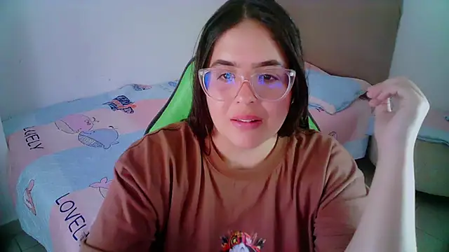 Snapshot of _alicia_z chatting on 01-18-25, 12:46 alicia z online show from 01-18-25, 12:46