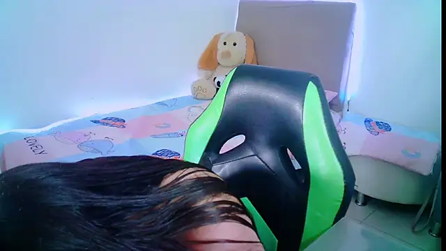 Snapshot of _alicia_z chatting on 02-01-25, 12:18 alicia z online show from 02-01-25, 12:18