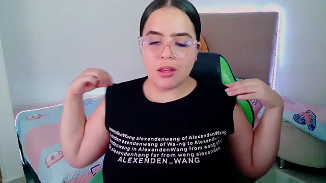 Snapshot of _alicia_z chatting on 02-07-25, 12:09 alicia z online show from 02-07-25, 12:09