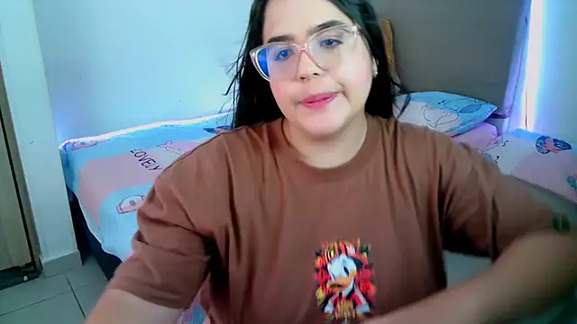 Snapshot of _alicia_z chatting on 02-11-25, 06:33 alicia z online show from 02-11-25, 06:33