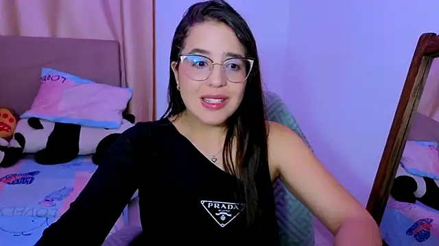 Snapshot of _alicia_z chatting on 02-24-26, 04:10 alicia z online show from 02-24-26, 04:10