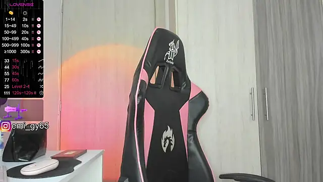 Snapshot of emilyn_grey1 chatting on 03-03-25, 03:42 emilyn grey1 online show from 03-03-25, 03:42