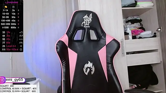 Snapshot of emilyn_grey1 chatting on 09-16-25, 03:35 emilyn grey1 online show from 09-16-25, 03:35