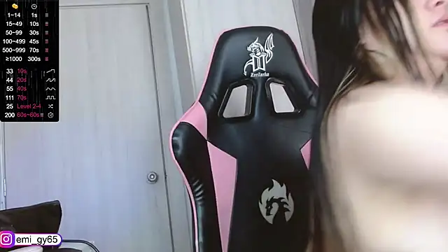 Snapshot of emilyn_grey1 chatting on 06-27-26, 04:23 emilyn grey1 online show from 06-27-26, 04:23