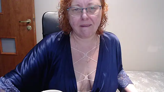 Snapshot of JoannaAndNeighbour chatting on 02-03-25, 08:35 JoannaAndNeighbour online show from 02-03-25, 08:35