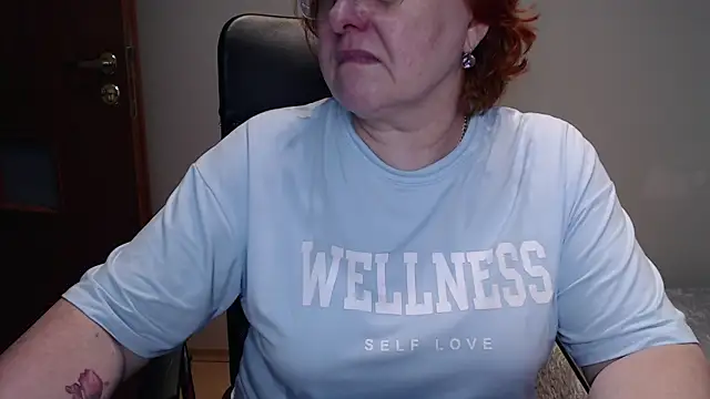 Snapshot of JoannaAndNeighbour chatting on 02-20-25, 01:51 JoannaAndNeighbour online show from 02-20-25, 01:51