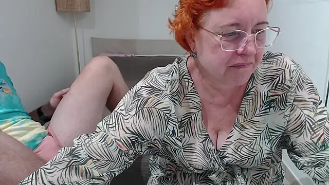 Snapshot of JoannaAndNeighbour chatting on 09-20-25, 06:58 JoannaAndNeighbour online show from 09-20-25, 06:58