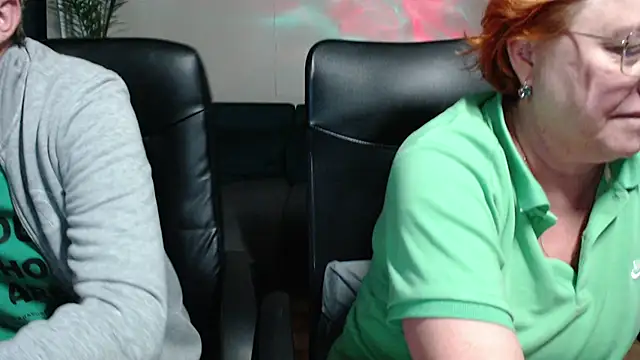 Snapshot of JoannaAndNeighbour chatting on 10-14-25, 07:53 JoannaAndNeighbour online show from 10-14-25, 07:53