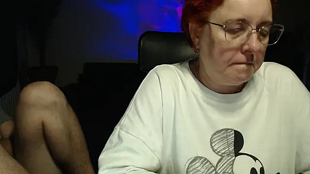 Snapshot of JoannaAndNeighbour chatting on 10-22-25, 07:46 JoannaAndNeighbour online show from 10-22-25, 07:46