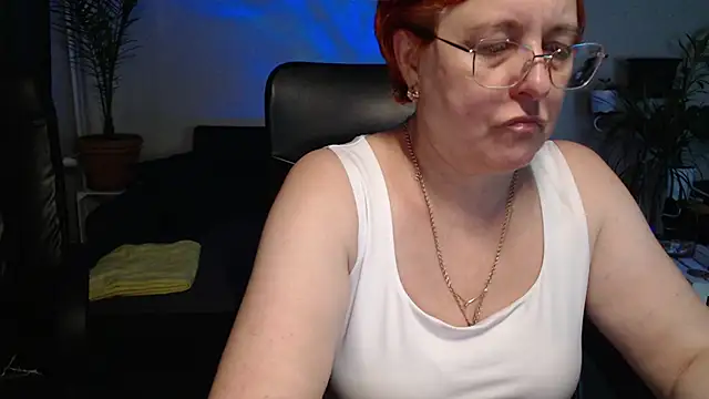 Snapshot of JoannaAndNeighbour chatting on 11-09-25, 10:24 JoannaAndNeighbour online show from 11-09-25, 10:24