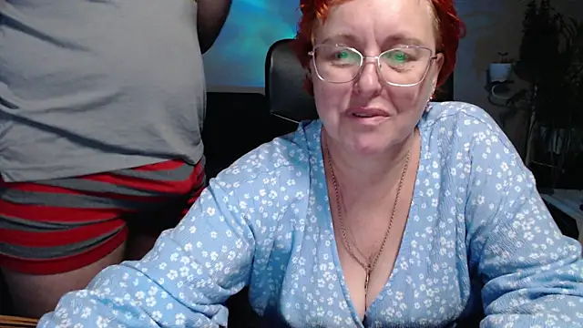 Snapshot of JoannaAndNeighbour chatting on 11-15-25, 09:17 JoannaAndNeighbour online show from 11-15-25, 09:17