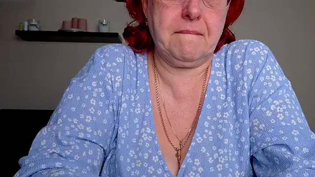 Snapshot of JoannaAndNeighbour chatting on 06-17-26, 08:06 JoannaAndNeighbour online show from 06-17-26, 08:06
