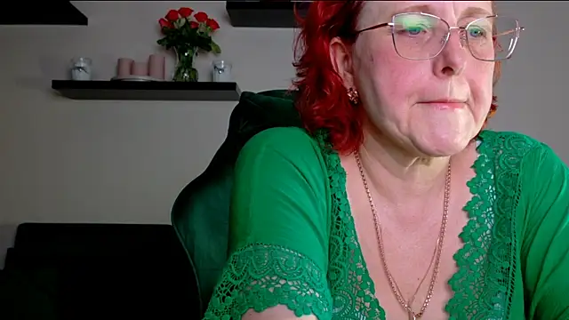 Snapshot of JoannaAndNeighbour chatting on 06-22-26, 02:47 JoannaAndNeighbour online show from 06-22-26, 02:47