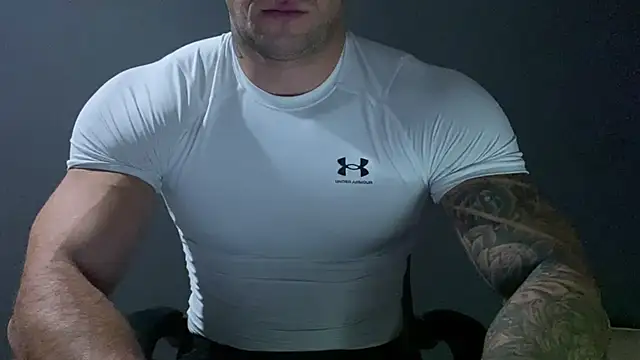 Snapshot of Mr_YourGod chatting on 12-28-24, 06:17 Mr YourGod online show from 12-28-24, 06:17