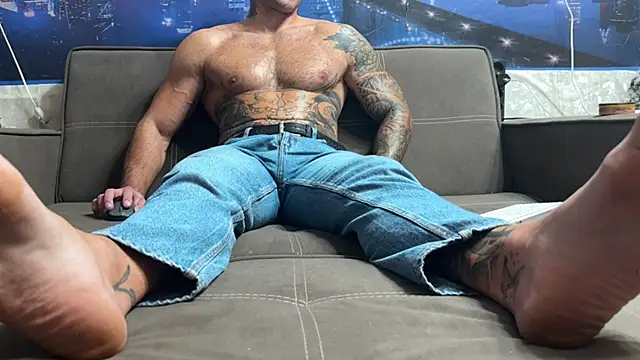 Snapshot of Mr_YourGod chatting on 10-14-25, 03:51 Mr YourGod online show from 10-14-25, 03:51