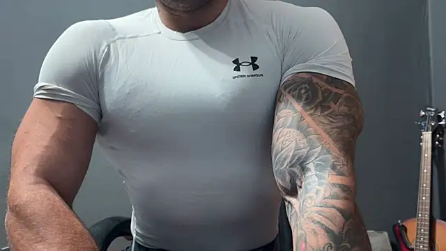 Snapshot of Mr_YourGod chatting on 10-27-25, 07:01 Mr YourGod online show from 10-27-25, 07:01