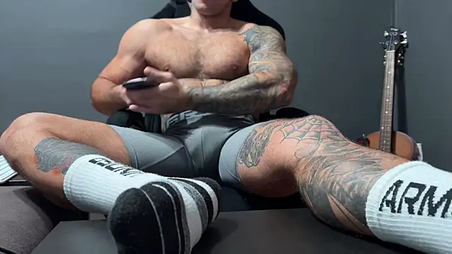 Snapshot of Mr_YourGod chatting on 11-08-25, 06:24 Mr YourGod online show from 11-08-25, 06:24