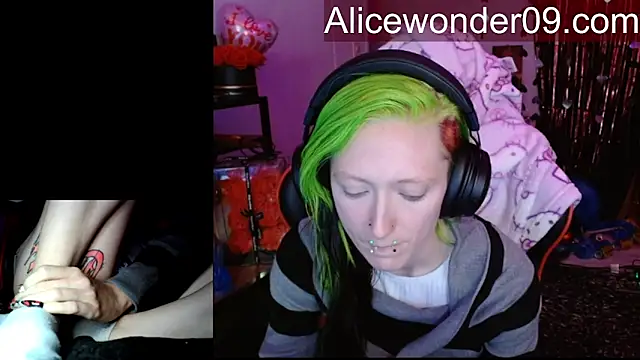 alicewonder09 online show from 02-15-26, 05:59