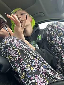 alicewonder09 online show from 04-04-26, 07:11