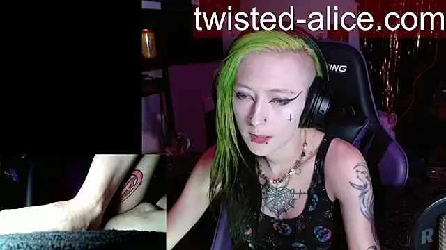 Snapshot of alicewonder09 chatting on 07-16-26, 03:23 alicewonder09 online show from 07-16-26, 03:23