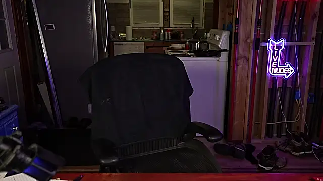 Snapshot of Fastflogger1 chatting on 01-30-25, 06:24 Fastflogger1 online show from 01-30-25, 06:24