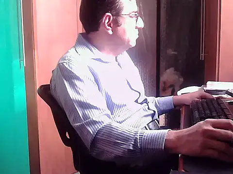 FernandoReuterG online show from 10-14-25, 03:02