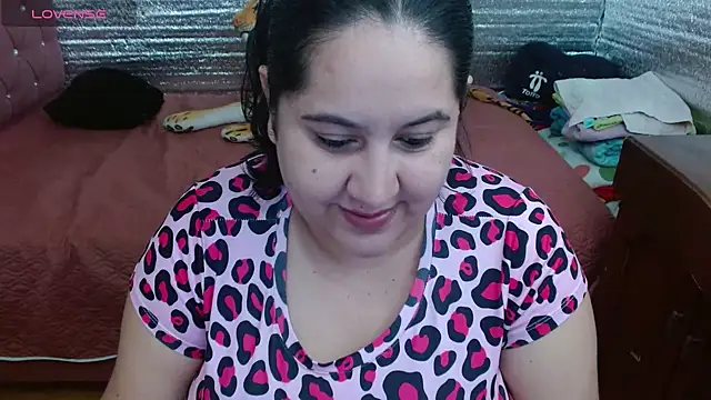 EMILY-NESSA online show from 09-23-25, 01:58