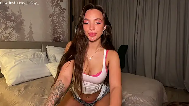 Lex Love online show from 04-18-26, 07:40