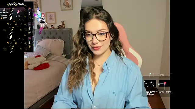 Snapshot of samysweet_8 chatting on 09-12-25, 03:45 samysweet 8 online show from 09-12-25, 03:45