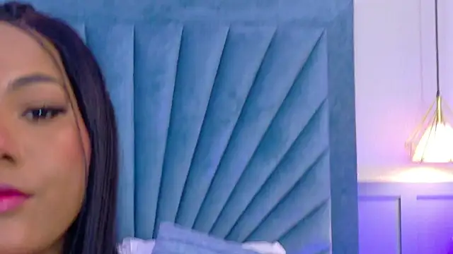 Snapshot of Sara_Boom chatting on 01-28-25, 01:39 Sara Boom online show from 01-28-25, 01:39