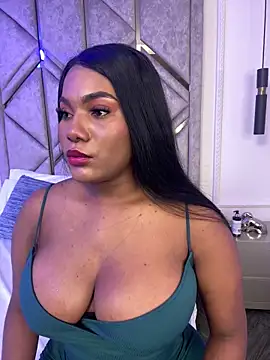 Snapshot of Sara_Boom chatting on 03-19-25, 07:17 Sara Boom online show from 03-19-25, 07:17