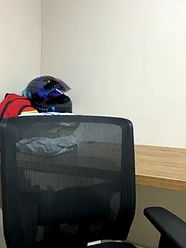 Snapshot of Sara_Boom chatting on 10-08-25, 02:14 Sara Boom online show from 10-08-25, 02:14