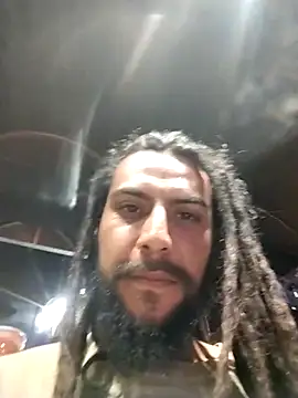 Snapshot of Pziko chatting on 12-21-25, 04:19 Pziko online show from 12-21-25, 04:19