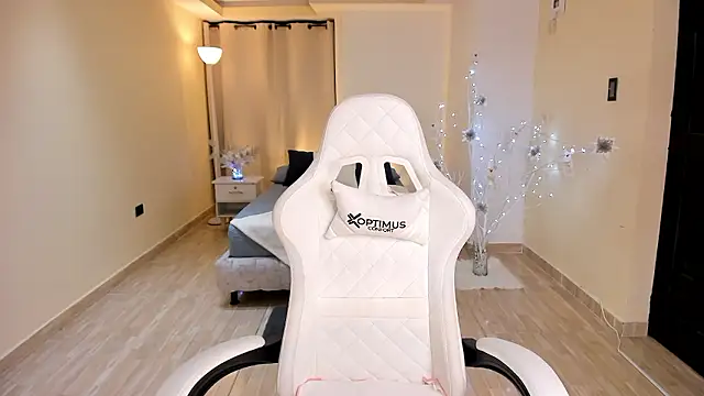 Snapshot of carleee_winter chatting on 12-06-24, 01:40 carleee winter online show from 12-06-24, 01:40