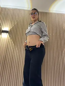 Sarasanders 4 online show from 01-18-26, 04:49