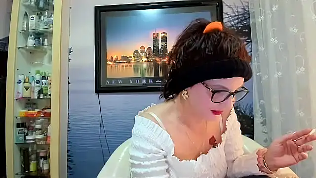 Snapshot of Mature4you44 chatting on 02-01-25, 08:29 Mature4you44 online show from 02-01-25, 08:29