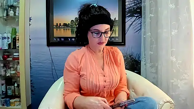 Snapshot of Mature4you44 chatting on 02-18-25, 09:10 Mature4you44 online show from 02-18-25, 09:10