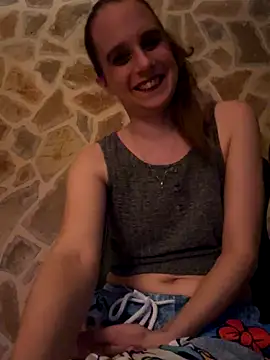 Snapshot of LadyChantale chatting on 12-17-25, 06:41 LadyChantale online show from 12-17-25, 06:41