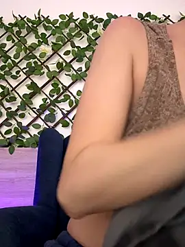 Snapshot of LadyChantale chatting on 12-23-25, 08:23 LadyChantale online show from 12-23-25, 08:23