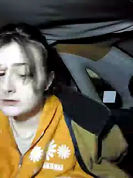 Snapshot of Snowbunnycake_131 chatting on 12-04-24, 10:41 Snowbunnycake 131 online show from 12-04-24, 10:41