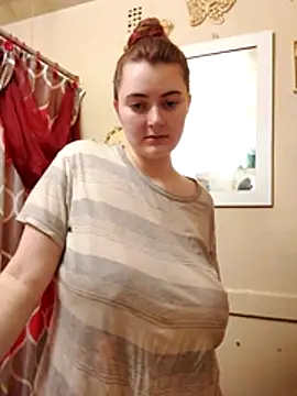 Snapshot of Snowbunnycake_131 chatting on 12-11-24, 11:30 Snowbunnycake 131 online show from 12-11-24, 11:30